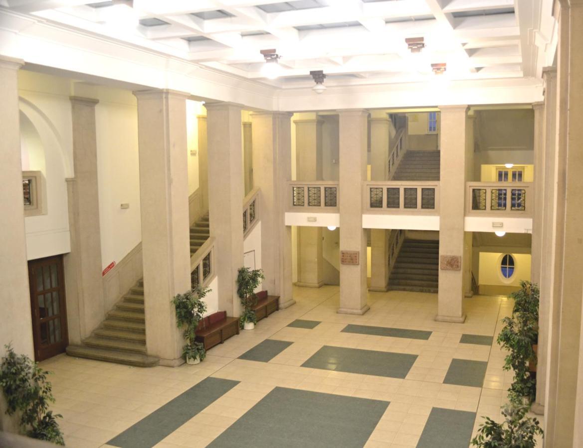 Hostel Masarykova Прага Экстерьер фото