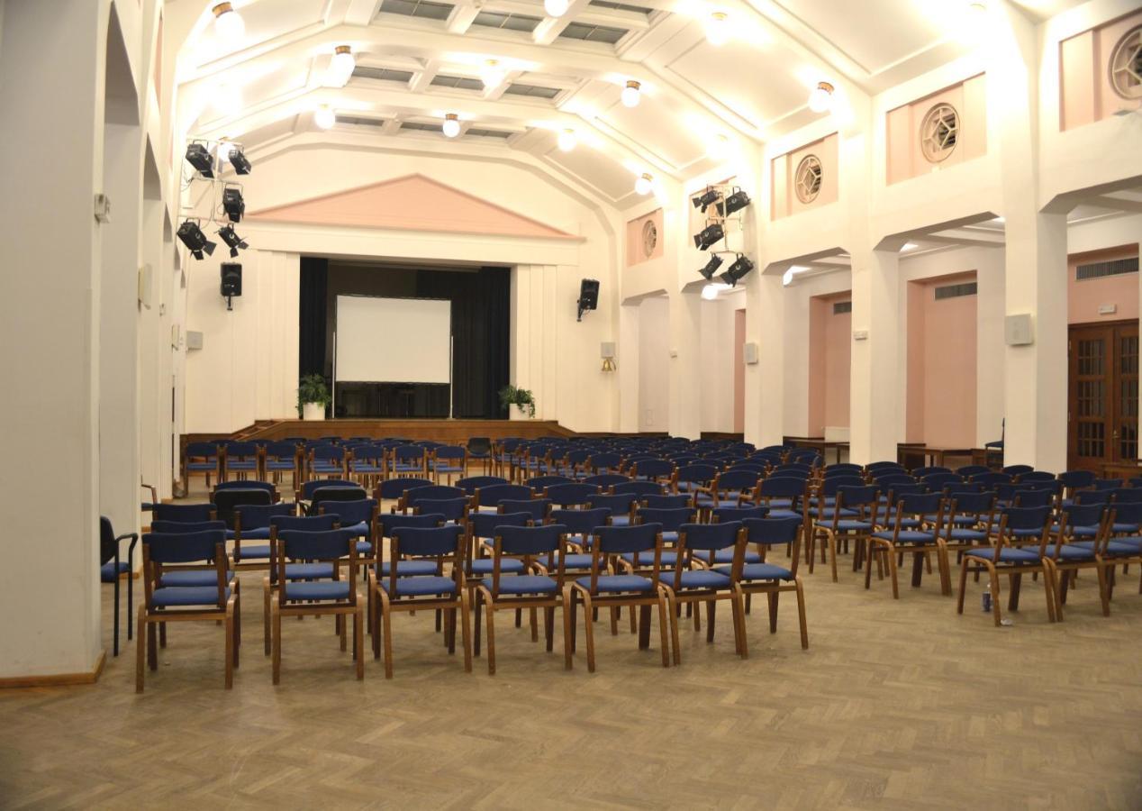 Hostel Masarykova Прага Экстерьер фото